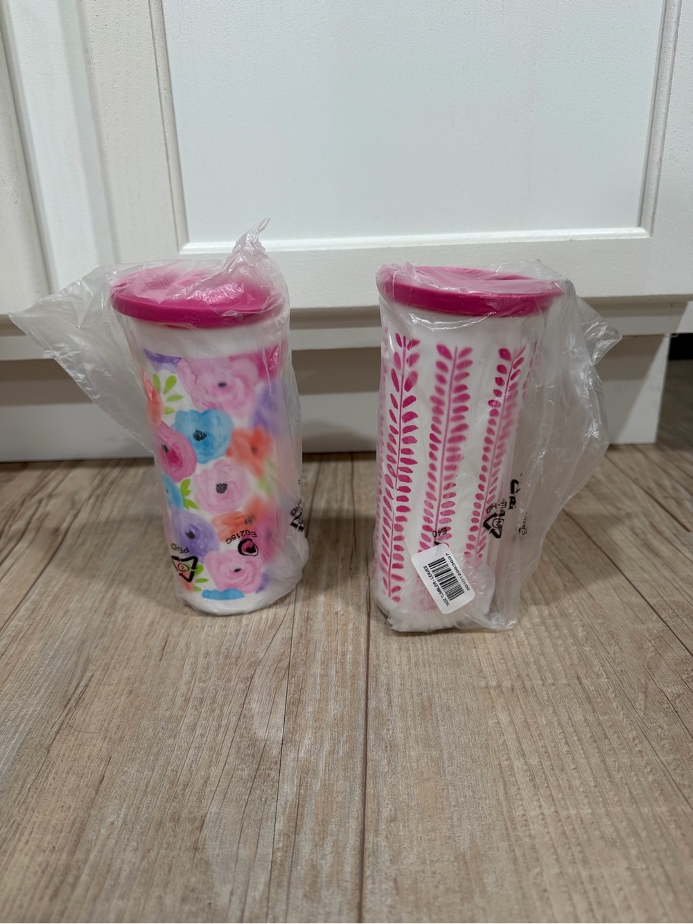 Tupperware 2 tumblers with lid